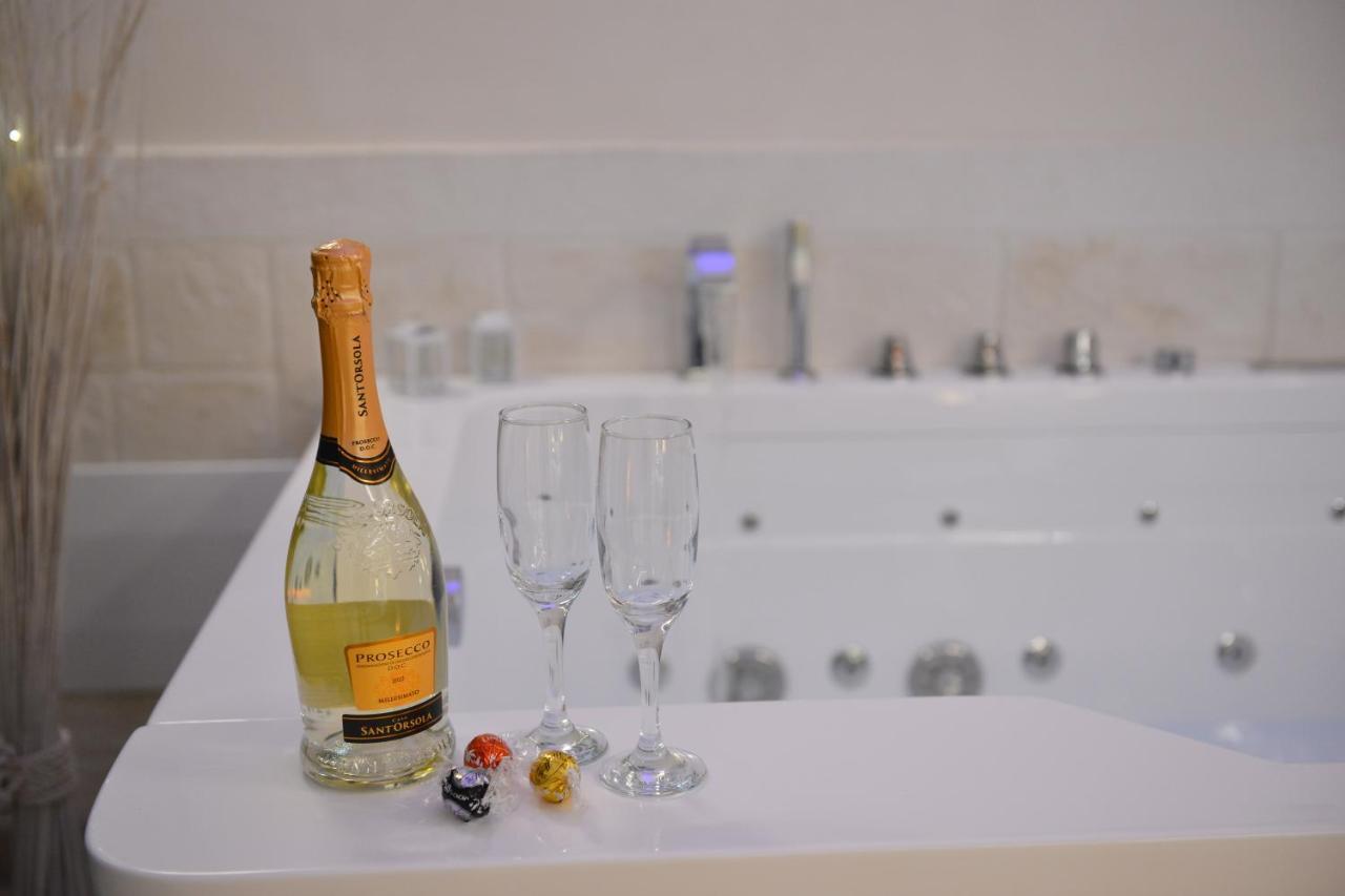 Suite Laurel Spa Con Idromassaggio ファザーノ エクステリア 写真